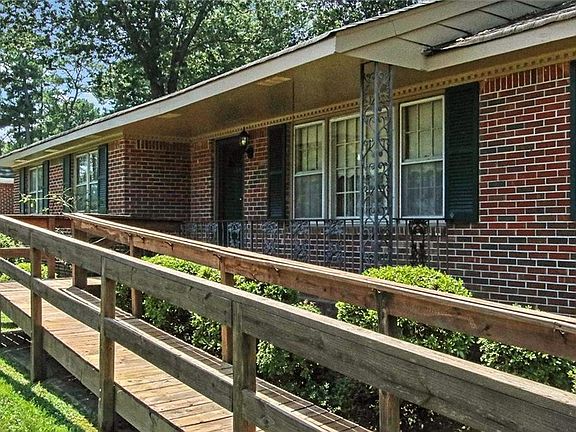 4th image of 396 Briarfield Dr