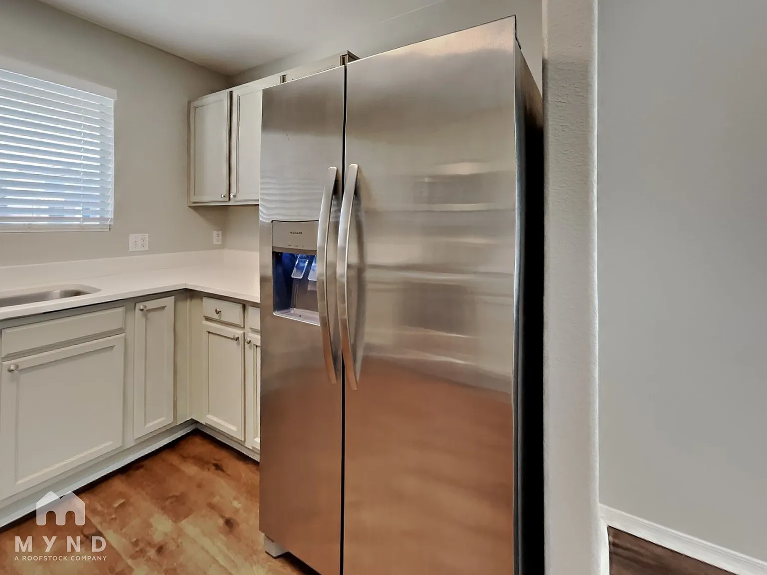 3 bed, 2.0 bath, 1262 sqft, $1,799 — Photo 4