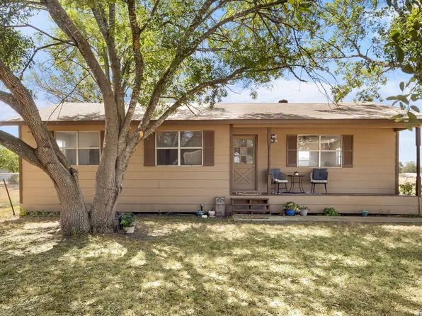 411 Willmann Rd, Seguin, TX 78155