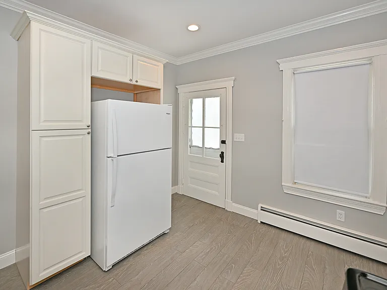 264 Morse Ave — Photo 11