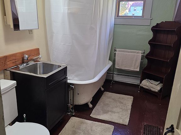 5th image of 17 Union St