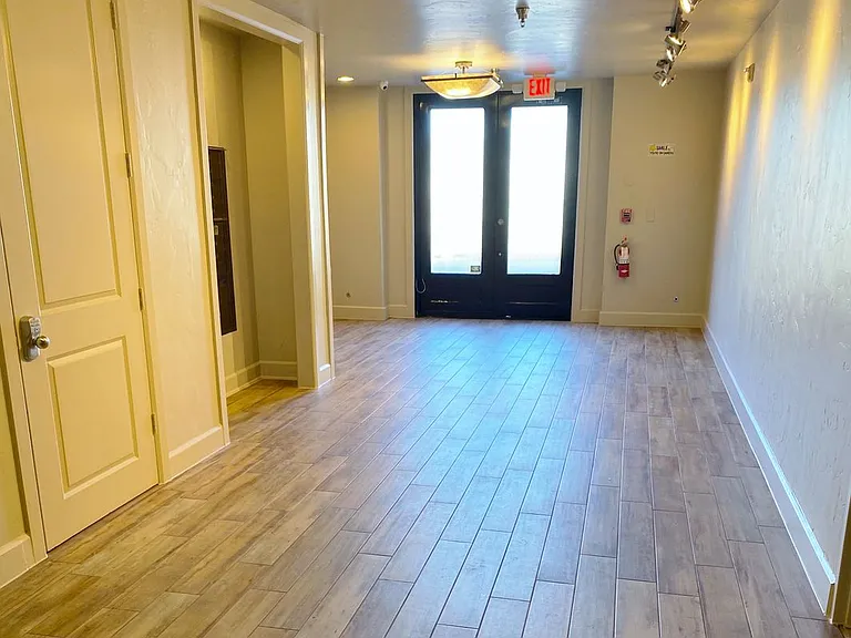 2800 Sandage Ave #303 — Photo 36