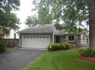 5540 Knoll Dr, Shoreview, MN 55126