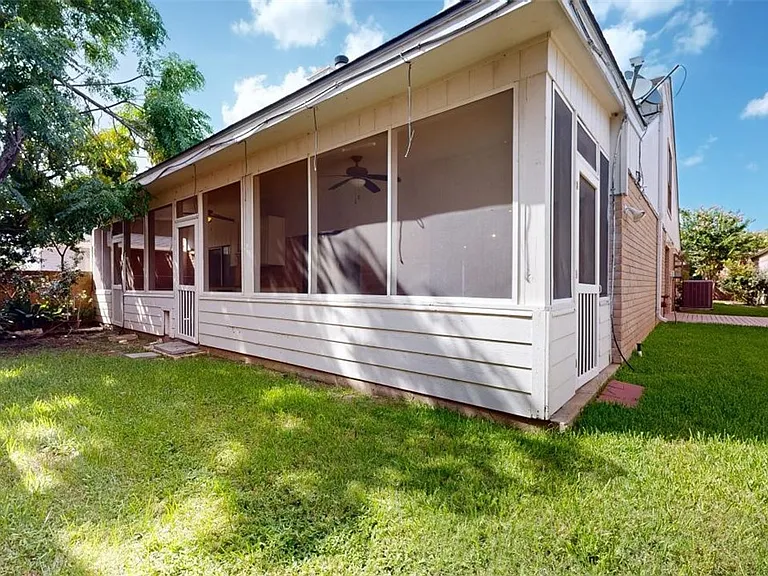 3004 Gleneagles Ct — Photo 33