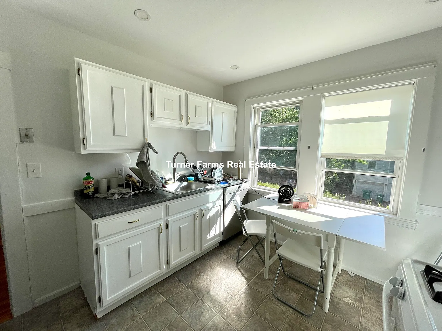 5 bed, 9999 sqft, $7,500 — Photo 2