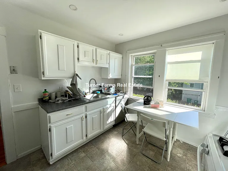 Edison Ave — Photo 13