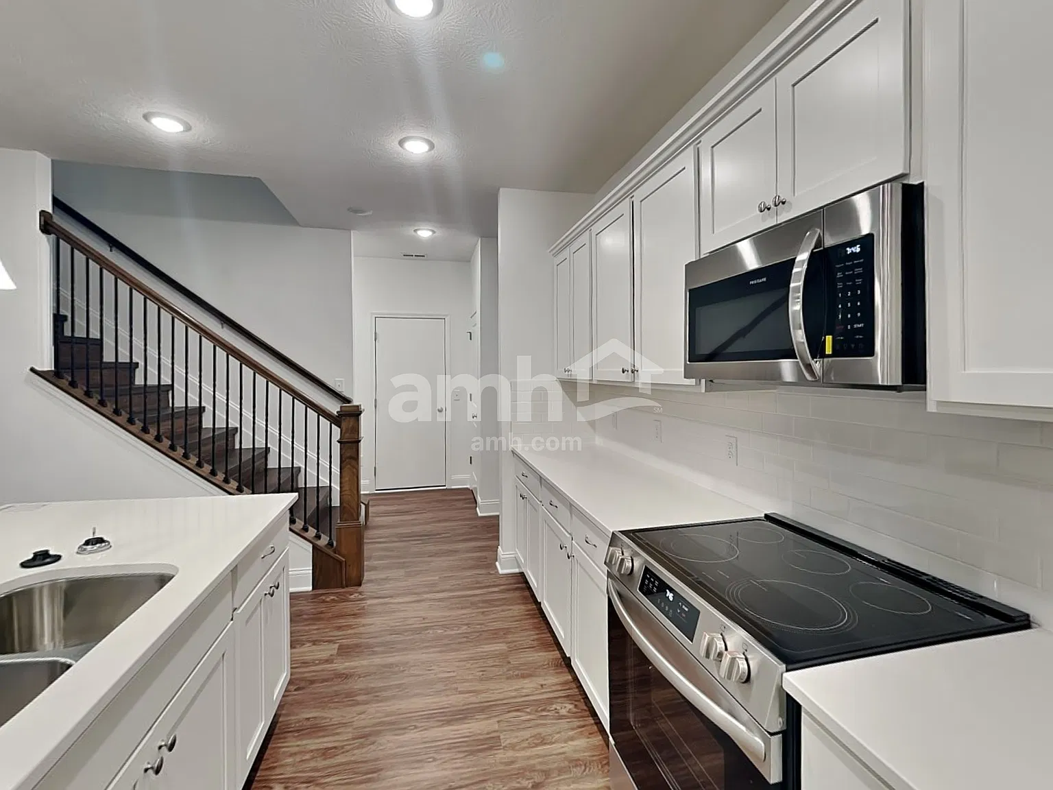 5 bed, 3.0 bath, 2499 sqft, $3,320 — Photo 3