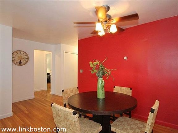 5th image of 25 Highland Ave APT 2