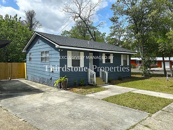 2nd image of 6460 Lanark Ave
