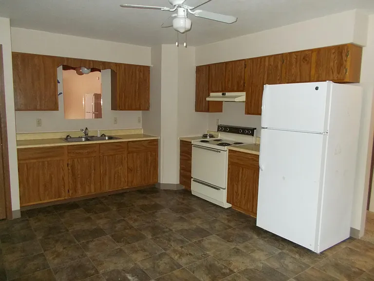 1400 Sunset Pines Ct — Photo 3