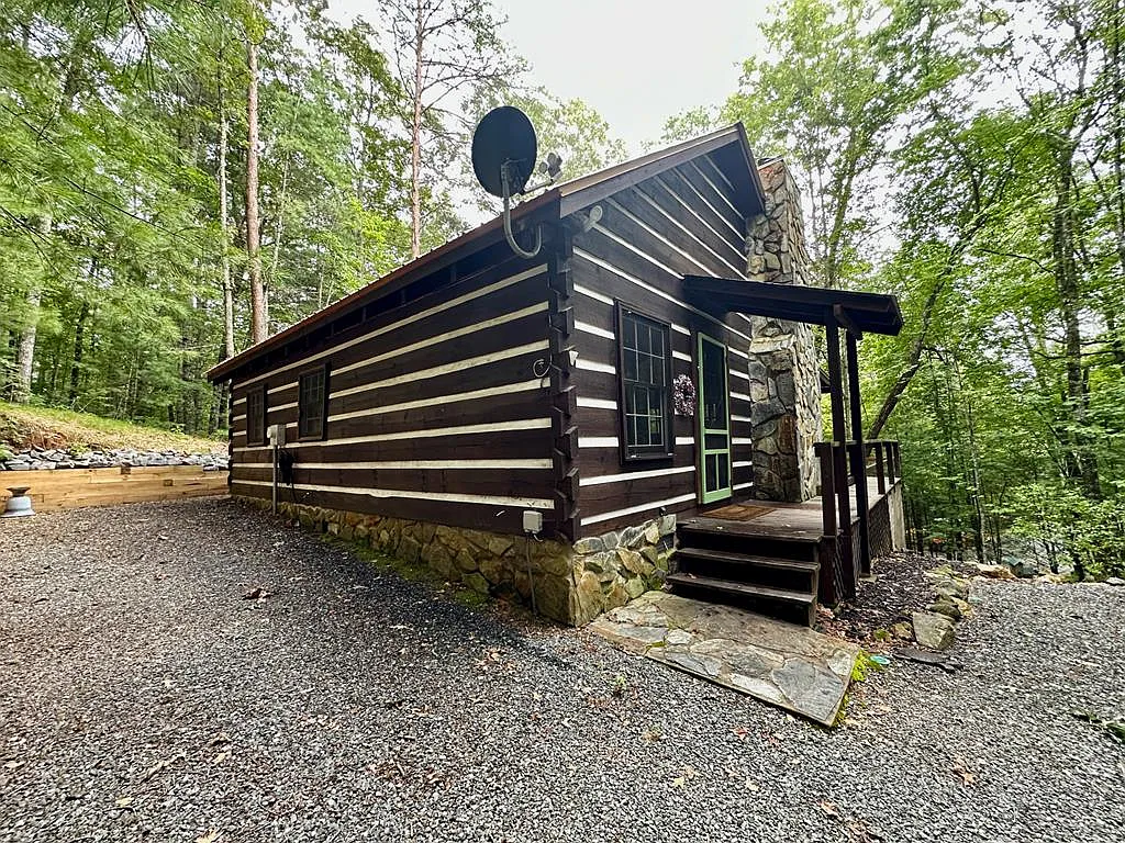 2 bed, $1,800 — Photo 1
