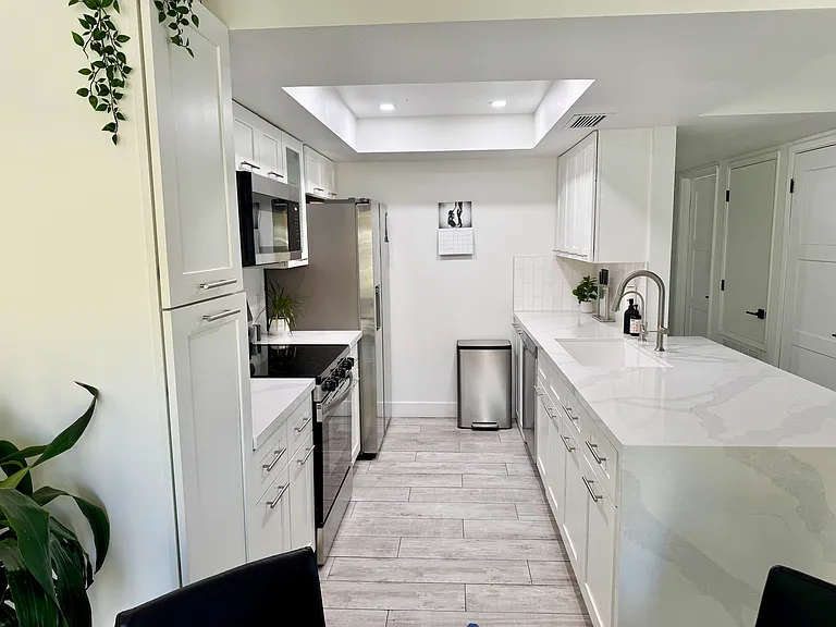 1235 N 84th Pl — Photo 4