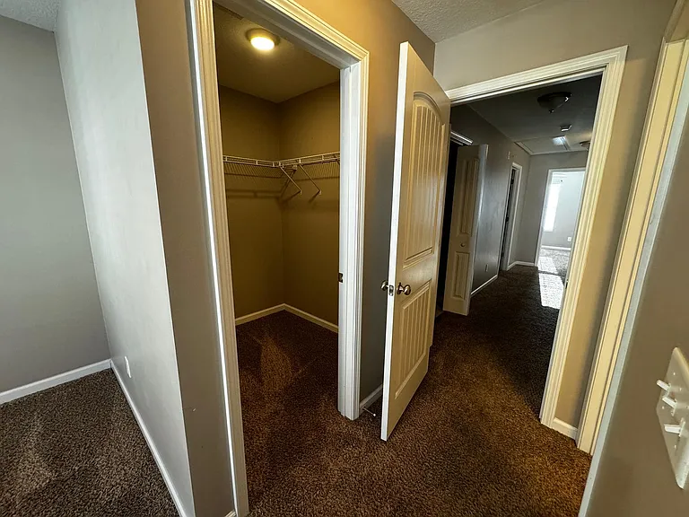 75 Walker Ct — Photo 12