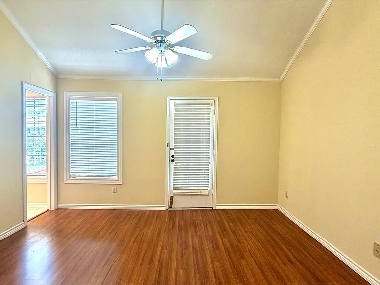 11710 Southlake Dr #16 — Photo 32