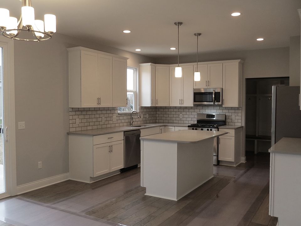 1st image of 1001 Stoneleigh Rd #Uvucys