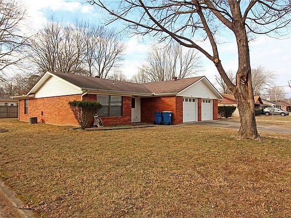 2nd image of 311 Magnolia Dr