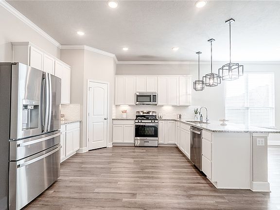 3rd image of 5007 Maroon Creek Dr