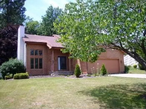 9640 Green Valley Dr, Mentor, OH 44060