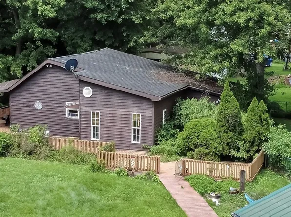 825 Hannaman Ln, Elizabeth, WV 26143