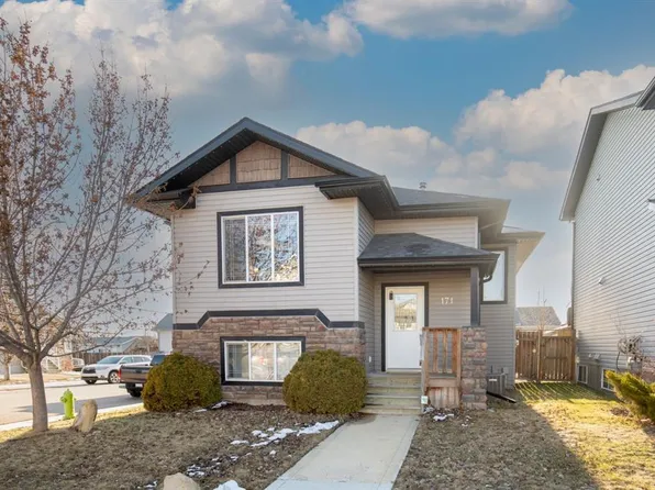 171 E Vickers Close, Red Deer, AB T4R 0C9