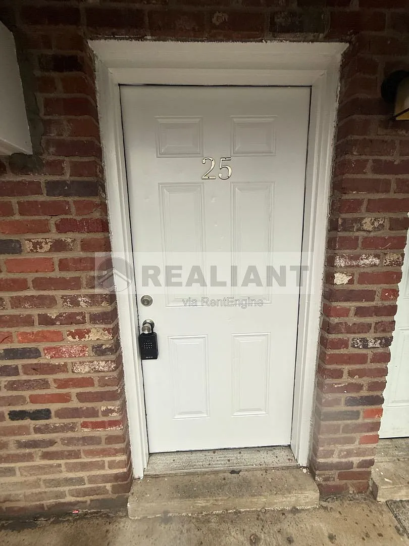 1 bed, 1.0 bath, 600 sqft, $745 — Photo 3