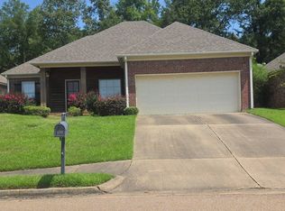 439 Silver Hl, Pearl, MS 39208