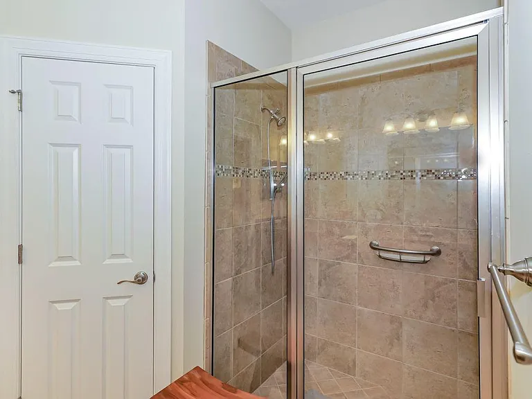 5867 Cavano Dr — Photo 15