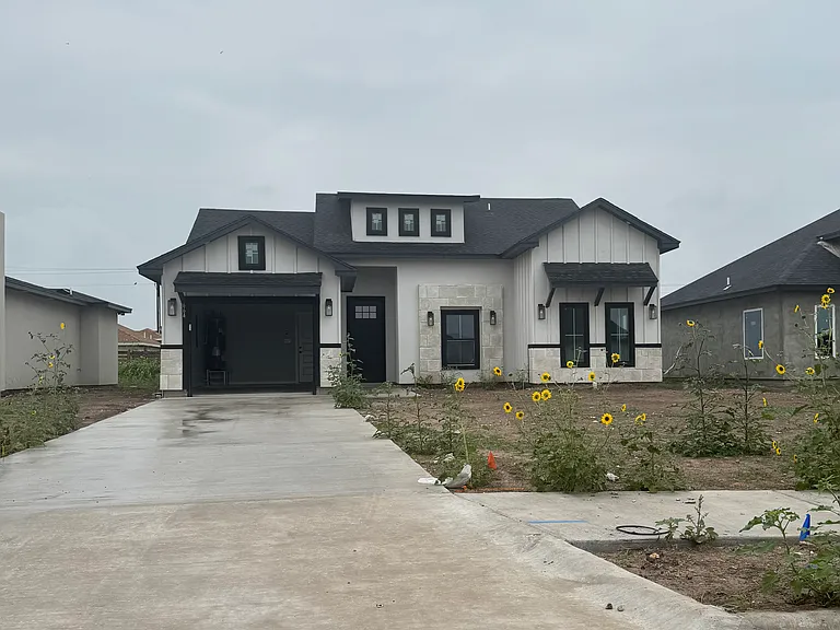 664 Mandelos Dr — Photo 1
