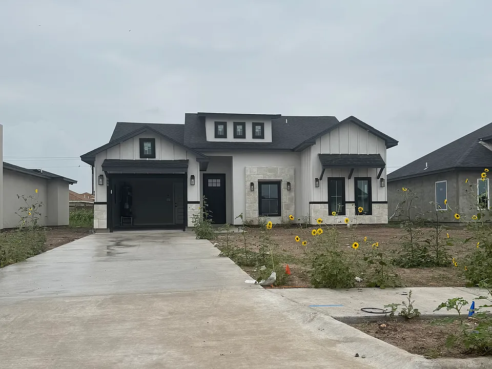 664 Mandelos Dr