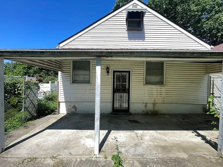 2413 S 5th St — Photo 15