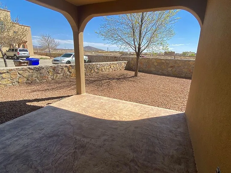 4226 Tres Ninos Dr #B — Photo 24