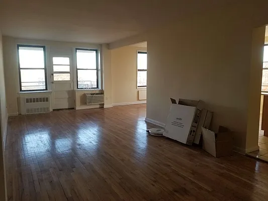 Rented by Max & Associates Realty Corp | media 4