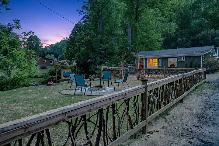 1924 Lamb Mountain Rd