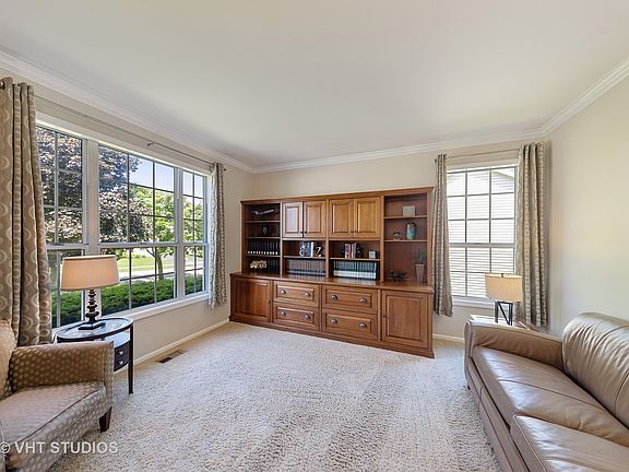4th image of 800 Foxmoor Ln