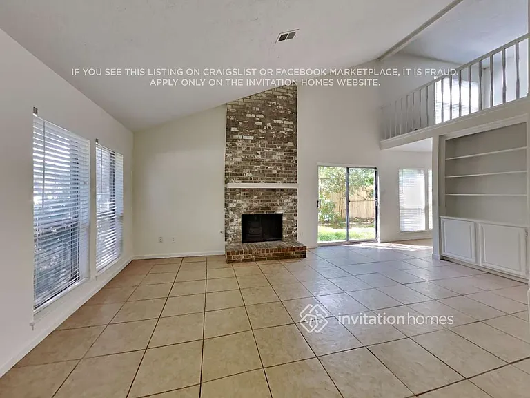 428 Gleneagles Dr — Photo 4