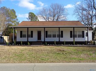 94 Mount Carmel Rd, Falkville, AL 35622