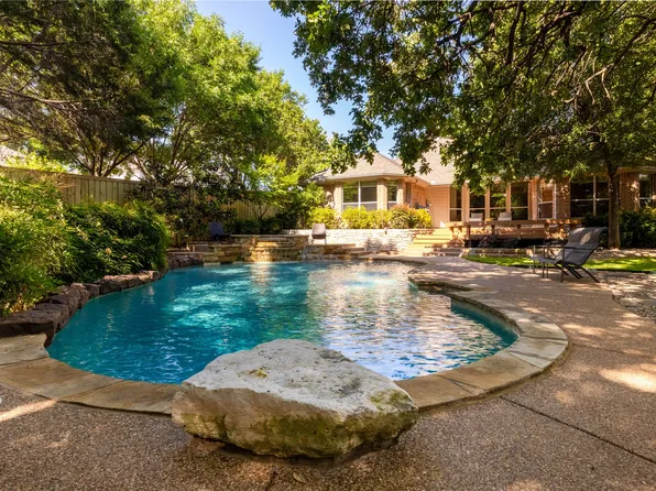 308 Frazier Dr, Hurst, TX 76053