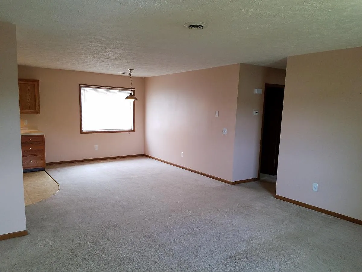 2 bed, 800 sqft, $785 — Photo 3