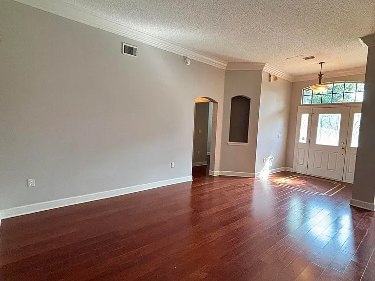 11827 Crusselle Dr — Photo 6