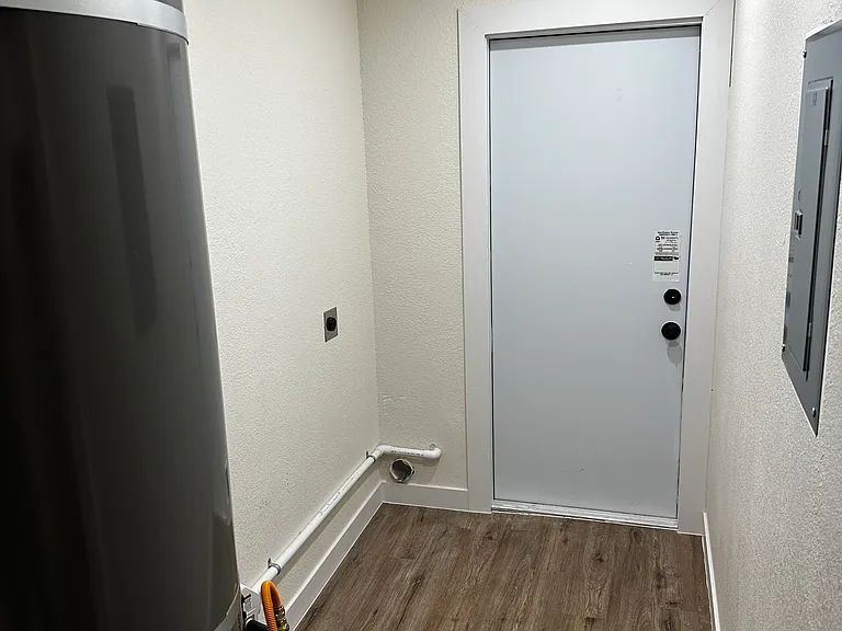 505 Carpino Ave #507 — Photo 4