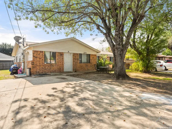 215 REDBUD LN, New Braunfels, TX 78130