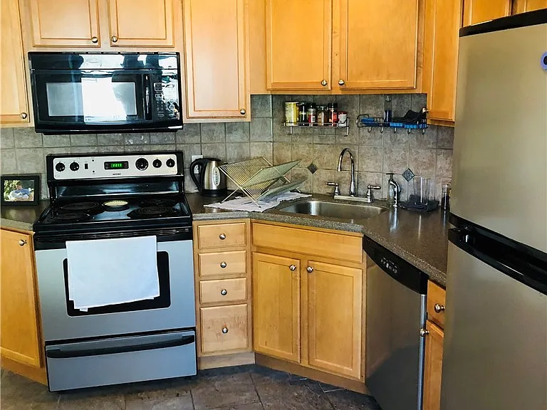 295 Summer St #5 — Photo 9