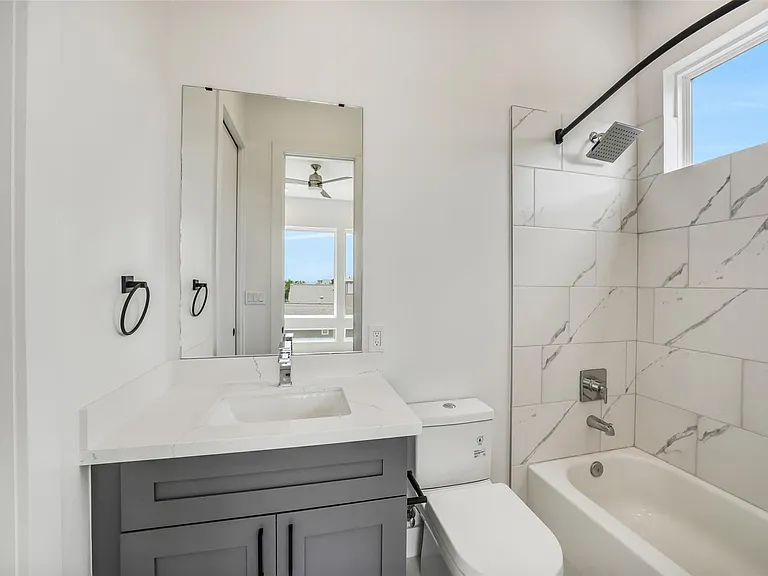229 Willard St — Photo 31