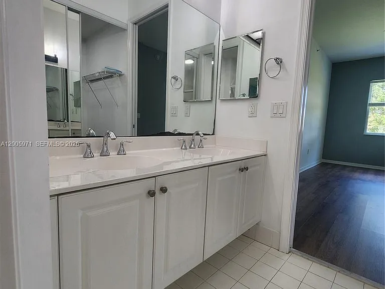 3600 Oaks Clubhouse Dr #206 — Photo 86