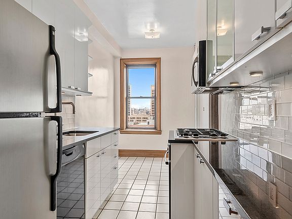 3rd image of 467 Central Park W APT 9D