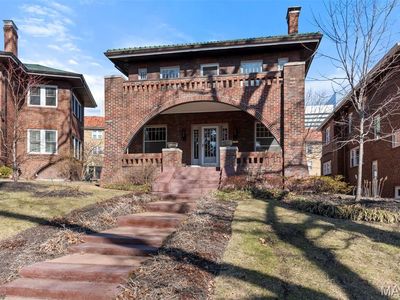 7721 Country Club Ct, Saint Louis, MO, 63105