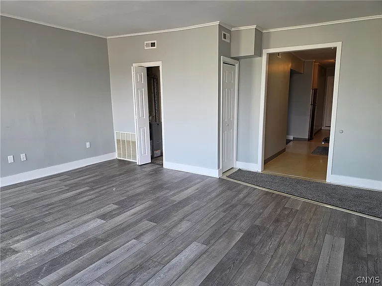 100 Brooklea Dr #6 — Photo 6