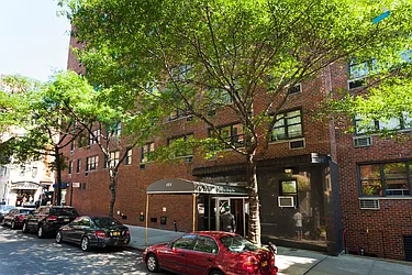 141 East 89th Street in Carnegie Hill