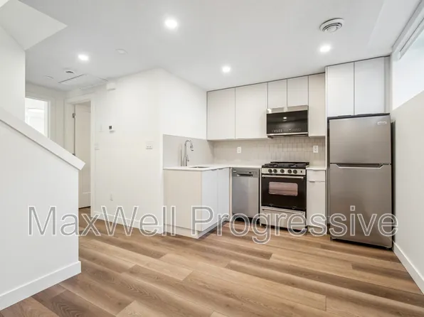 10427 70th Ave NW, Edmonton, AB