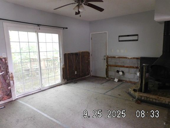 3rd image of 2320 N Kenwood Ct